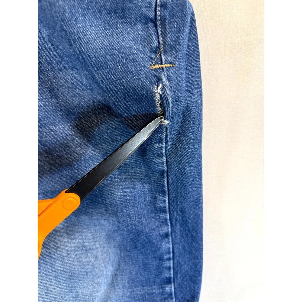 Izod Bermuda Shorts Mens 48 Blue Denim Cotton Regular Fit Cuffed Hem Medium Wash